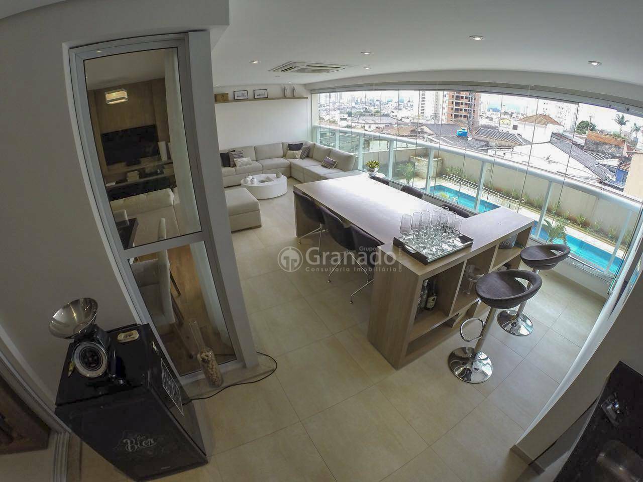 Apartamento à venda com 3 quartos, 140m² - Foto 1