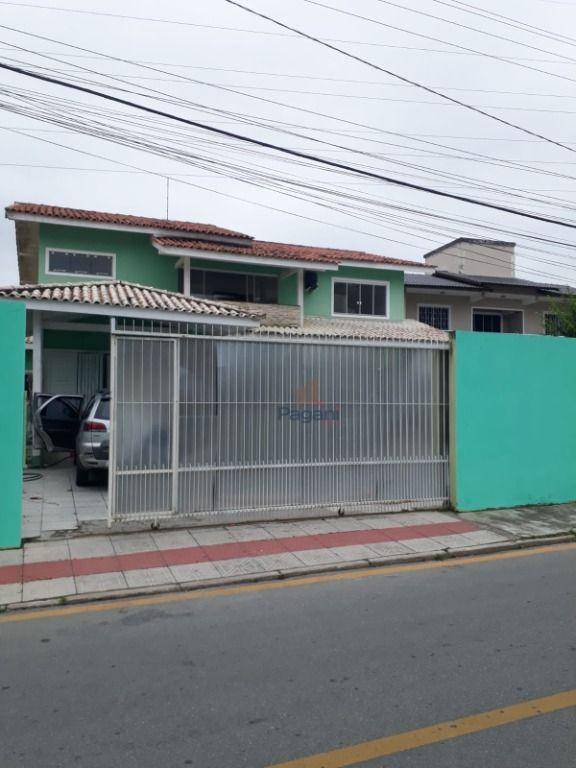 Casa à venda com 5 quartos, 258m² - Foto 1