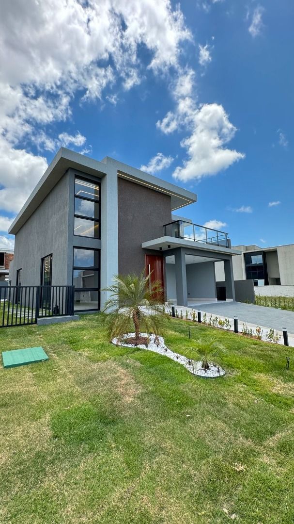 Casa de Condomínio à venda com 3 quartos, 324m² - Foto 1