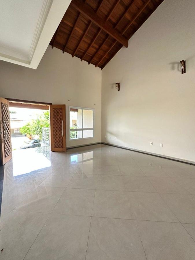 Casa de Condomínio à venda com 3 quartos, 314m² - Foto 3