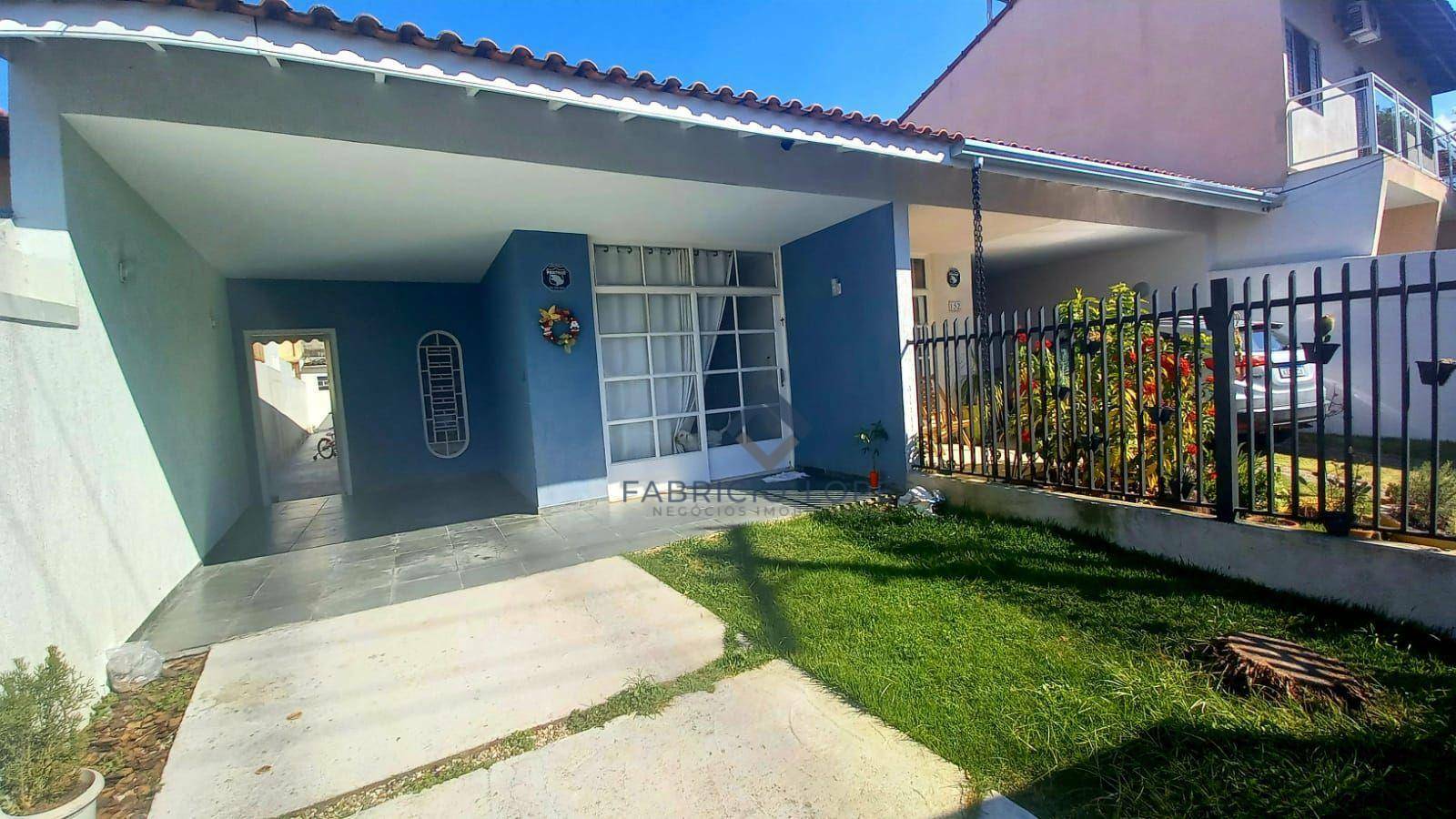 Casa à venda com 3 quartos, 125m² - Foto 2