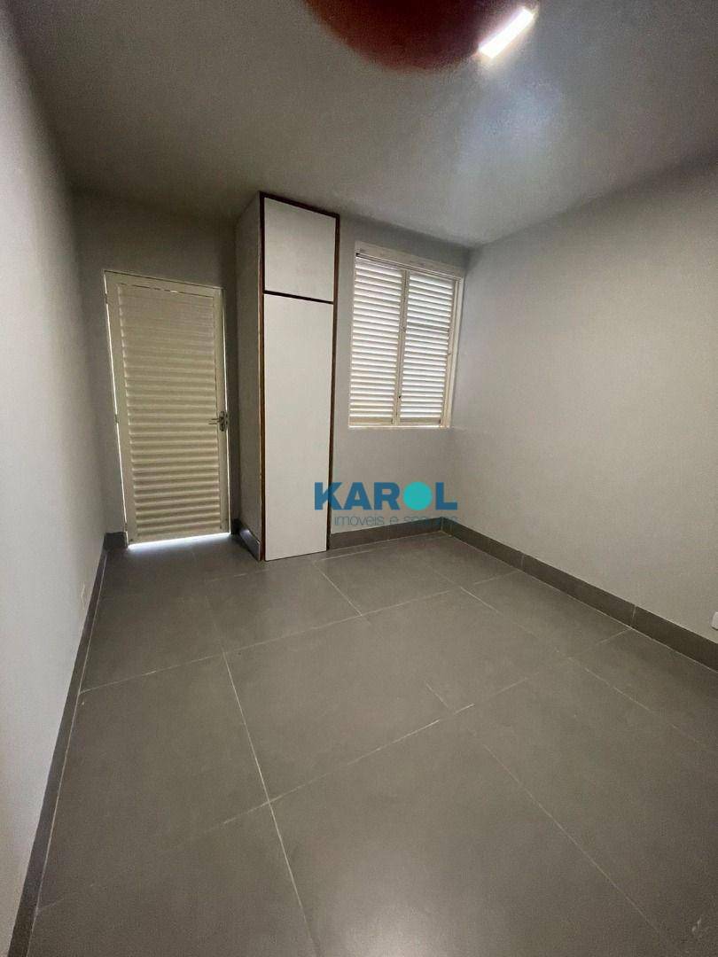 Casa à venda com 3 quartos, 300M2 - Foto 2