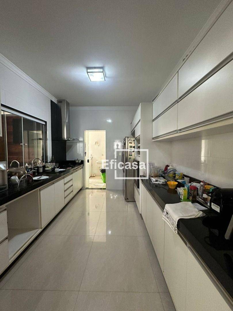 Casa de Condomínio à venda com 3 quartos, 210m² - Foto 18