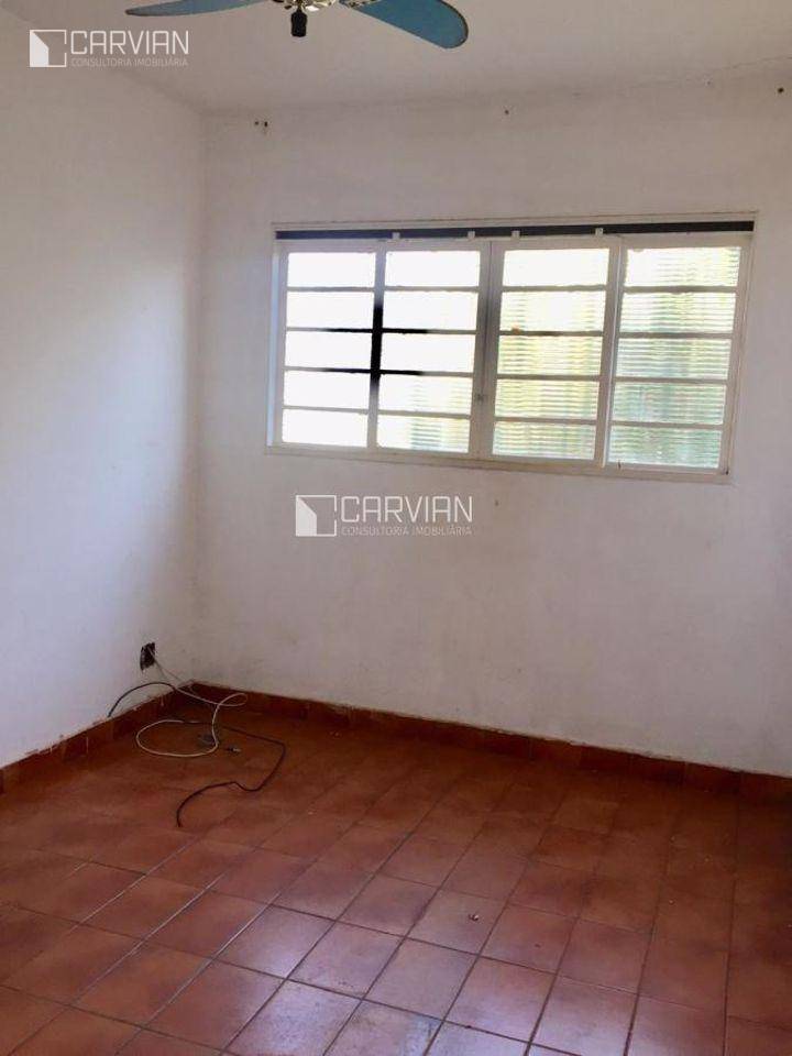 Casa à venda com 2 quartos, 70m² - Foto 4