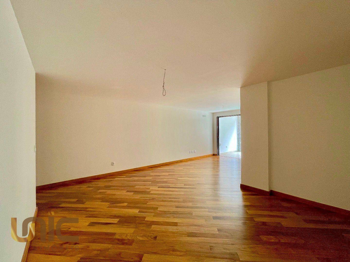 Apartamento à venda com 3 quartos, 138m² - Foto 2