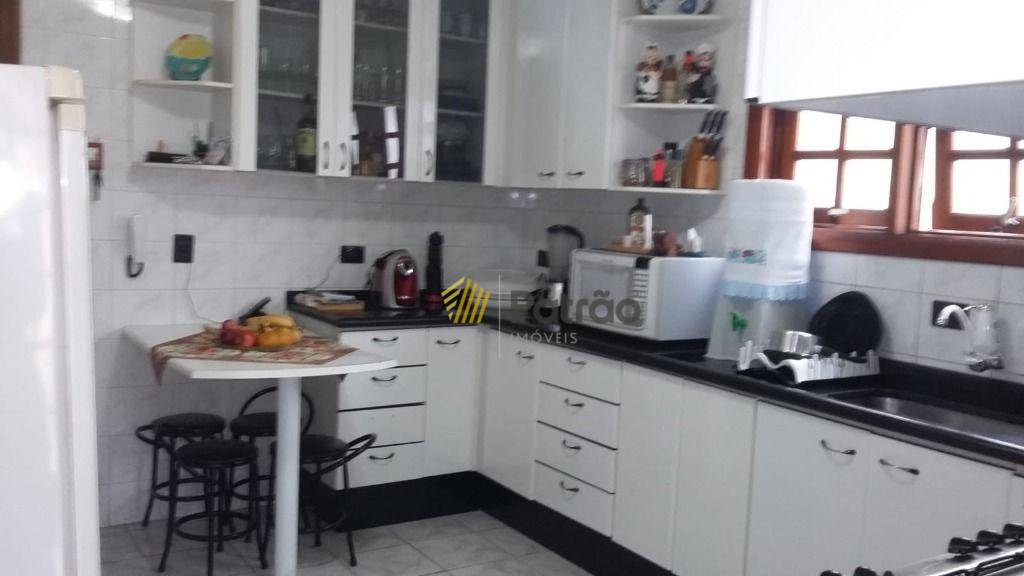 Sobrado à venda com 3 quartos, 220m² - Foto 17