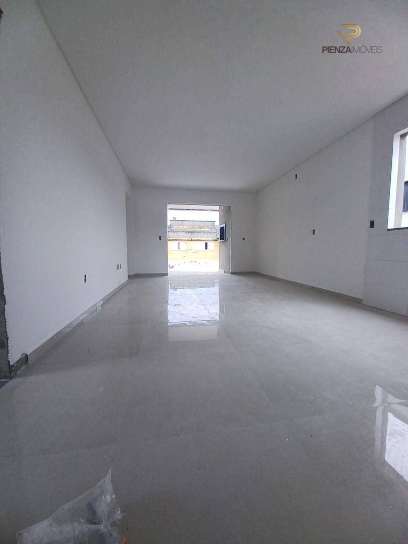 Apartamento à venda com 2 quartos, 61m² - Foto 2