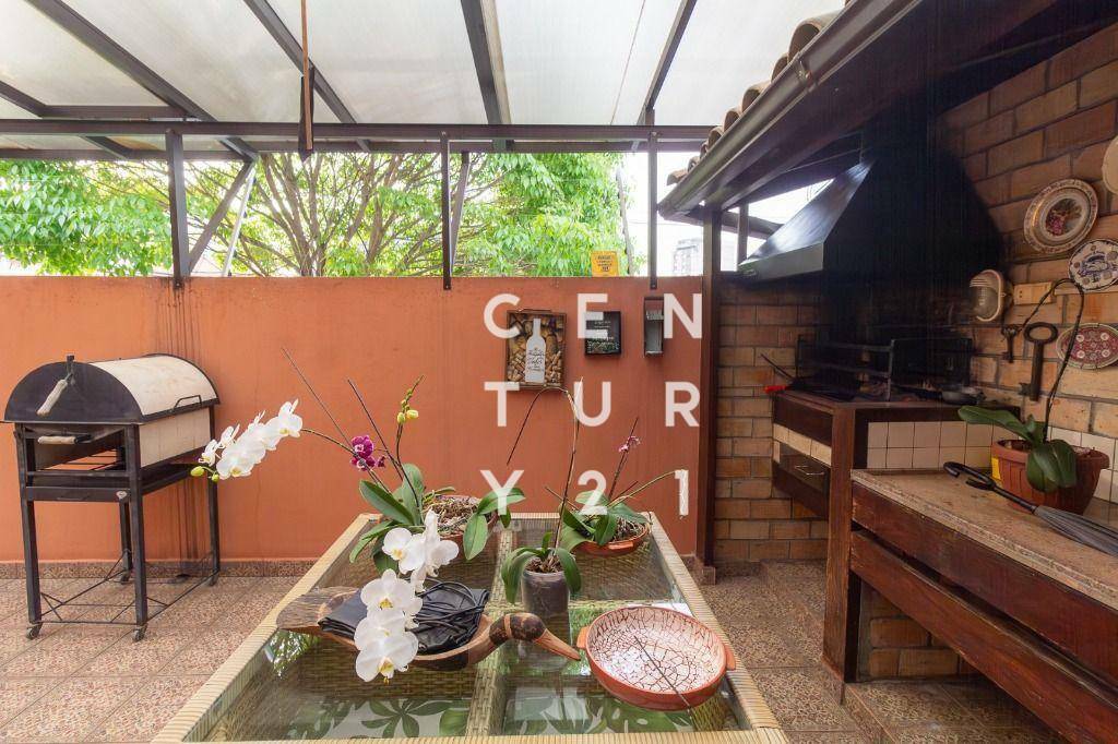 Casa à venda com 3 quartos, 177m² - Foto 1