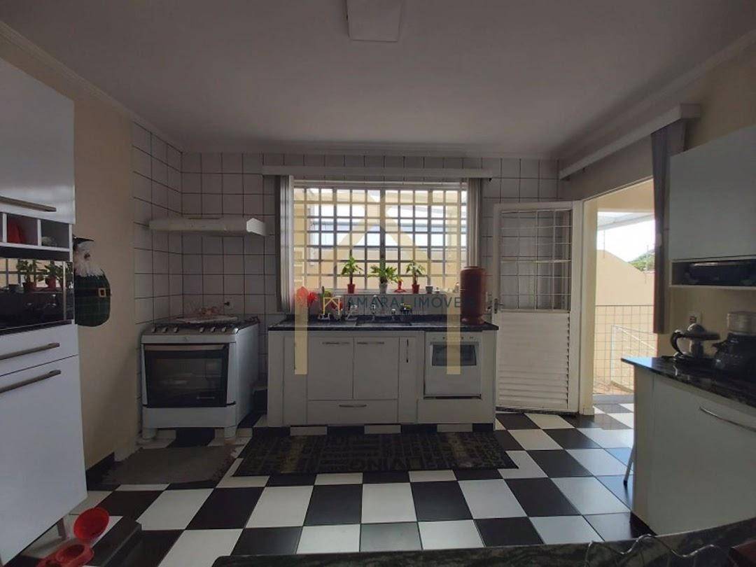 Casa à venda com 3 quartos, 234m² - Foto 19