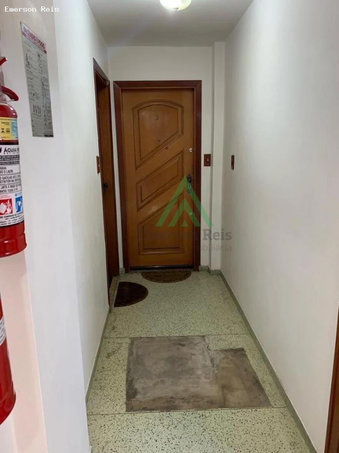 Apartamento à venda com 2 quartos, 61m² - Foto 4