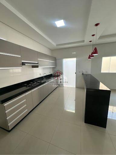 Casa à venda com 3 quartos, 161m² - Foto 13