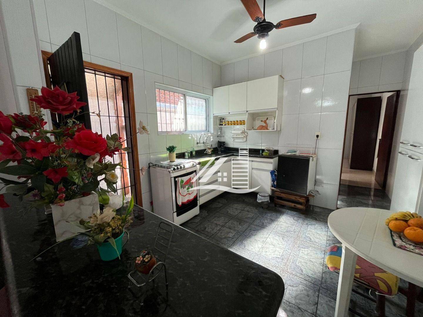 Casa à venda com 2 quartos, 67m² - Foto 8