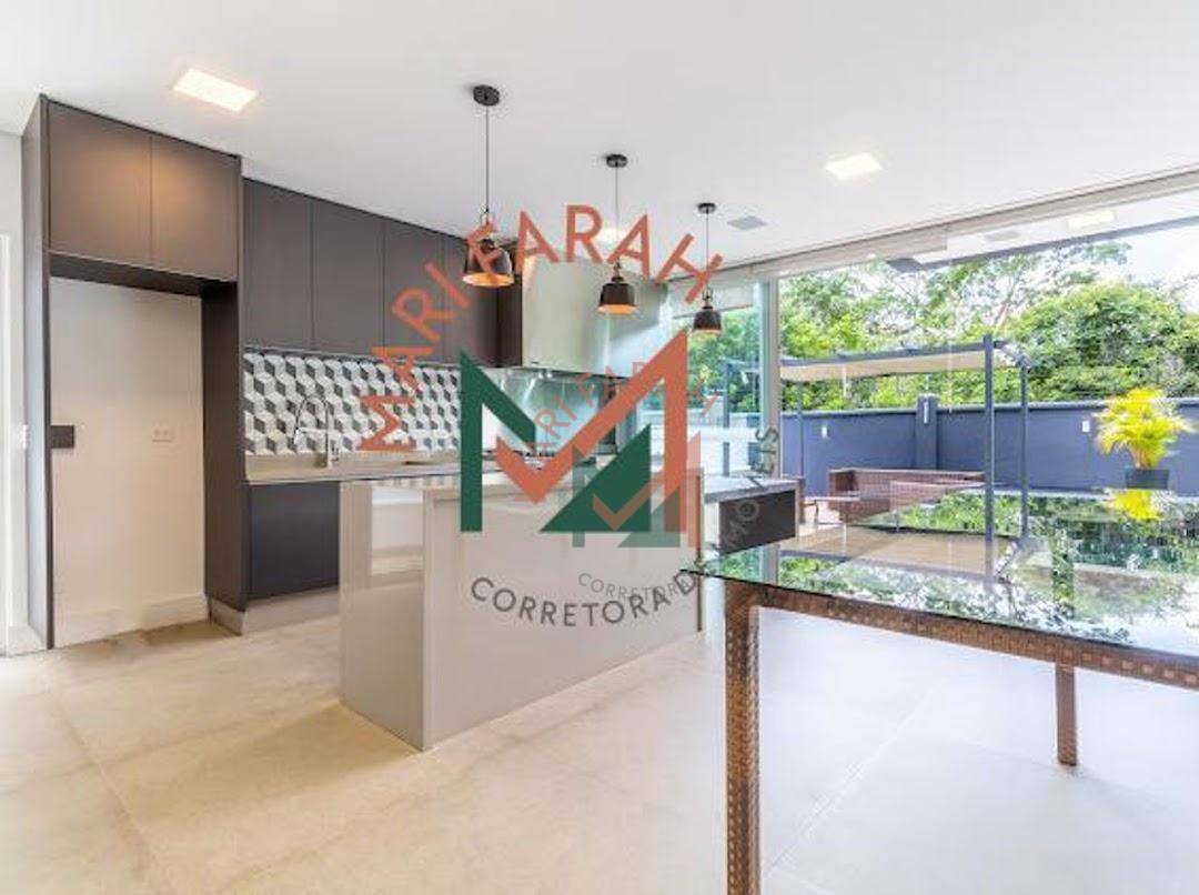 Casa de Condomínio à venda com 4 quartos, 360m² - Foto 1