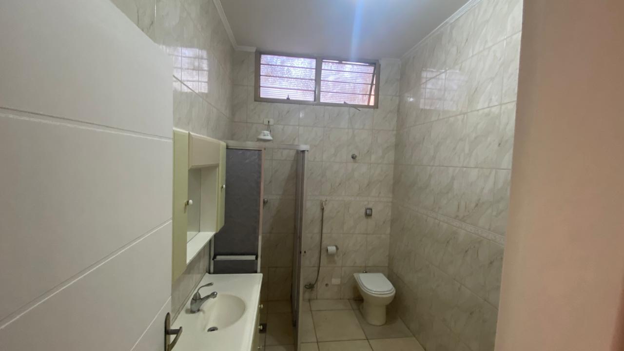 Casa para alugar com 4 quartos, 254m² - Foto 32