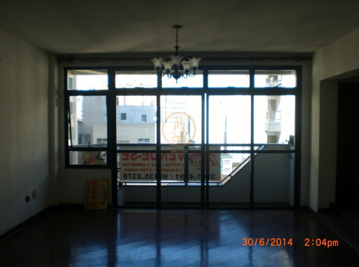 Apartamento à venda com 3 quartos, 220m² - Foto 1