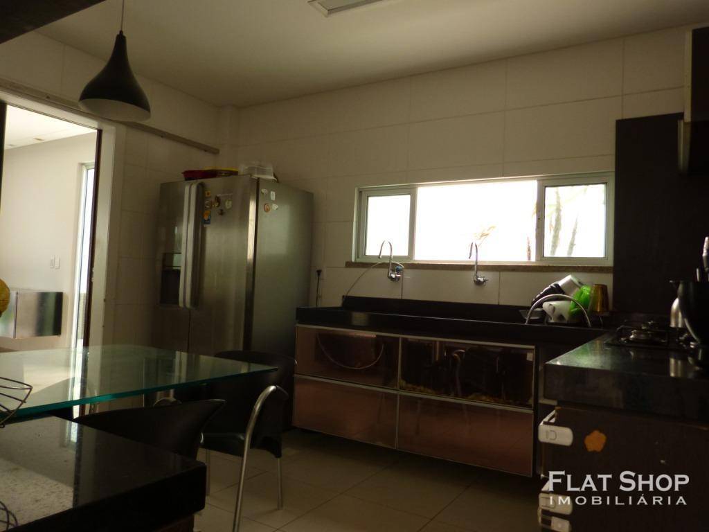 Casa à venda com 4 quartos, 180m² - Foto 16