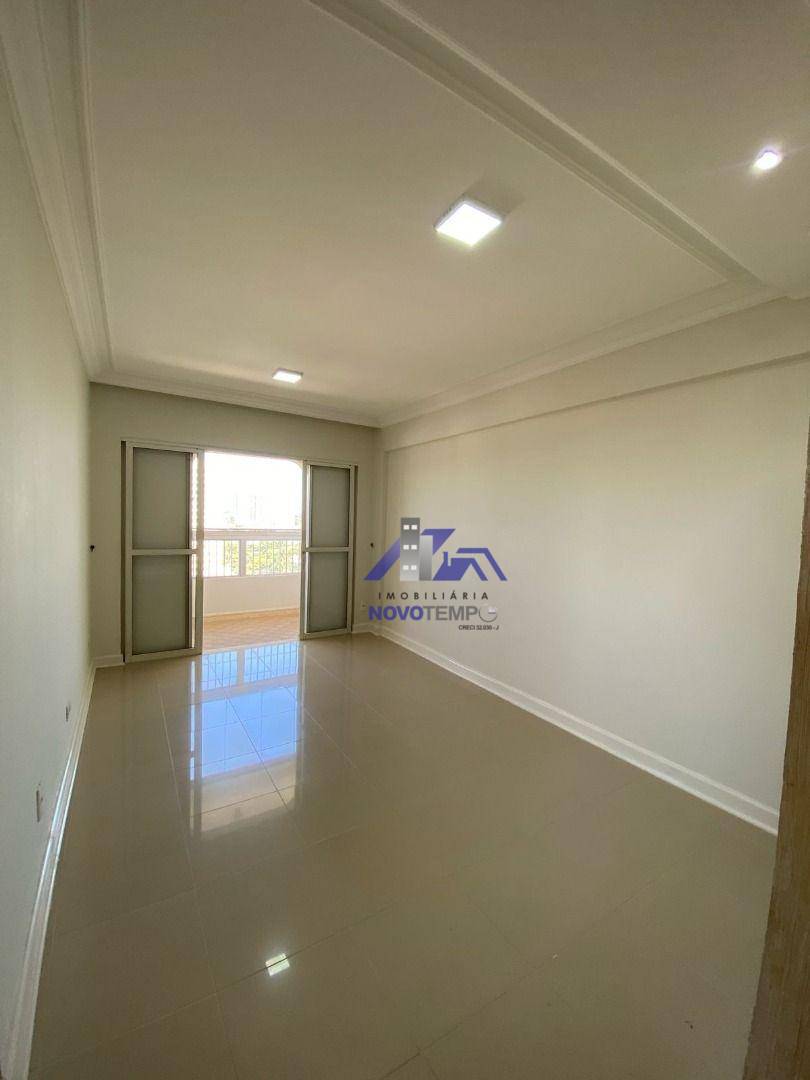 Apartamento à venda com 2 quartos, 77m² - Foto 2