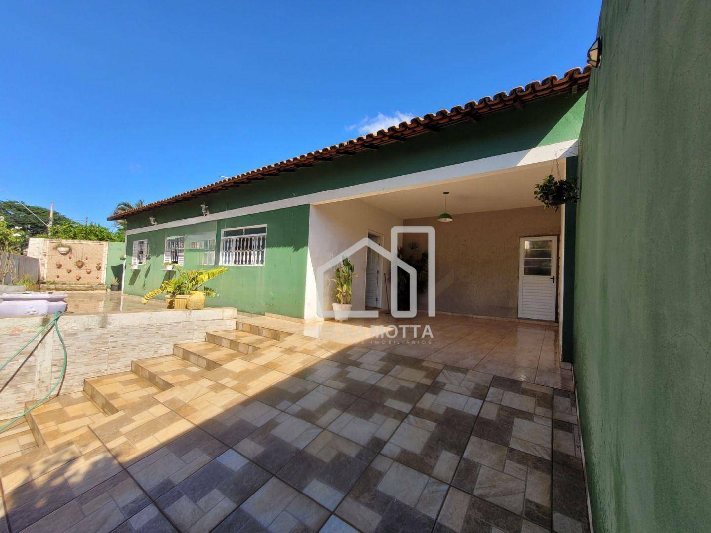 Casa à venda com 3 quartos, 251m² - Foto 1