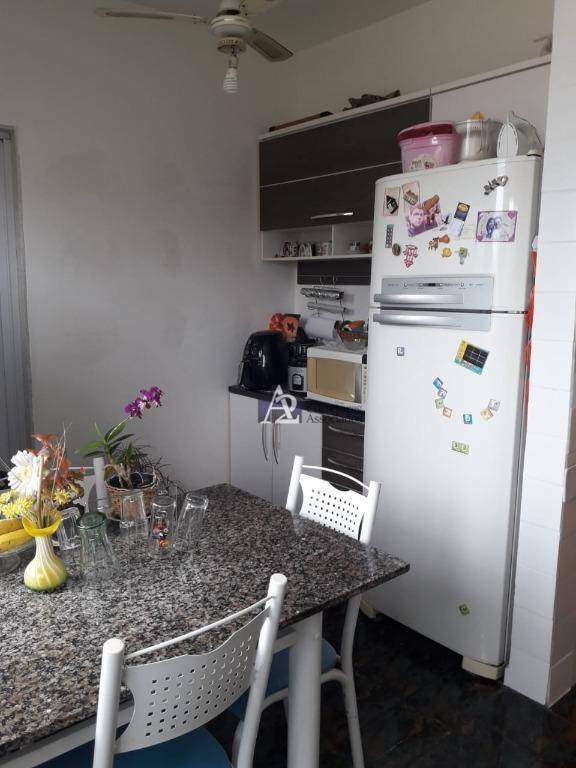 Apartamento à venda com 2 quartos, 61m² - Foto 1