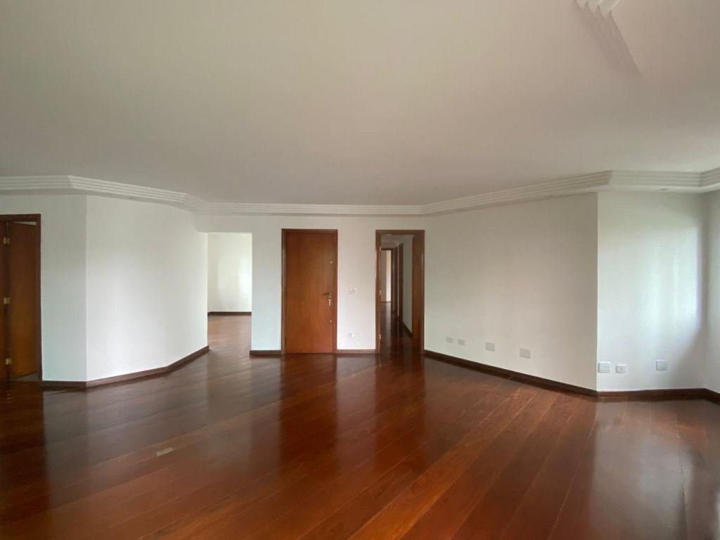 Apartamento à venda com 3 quartos, 157m² - Foto 10