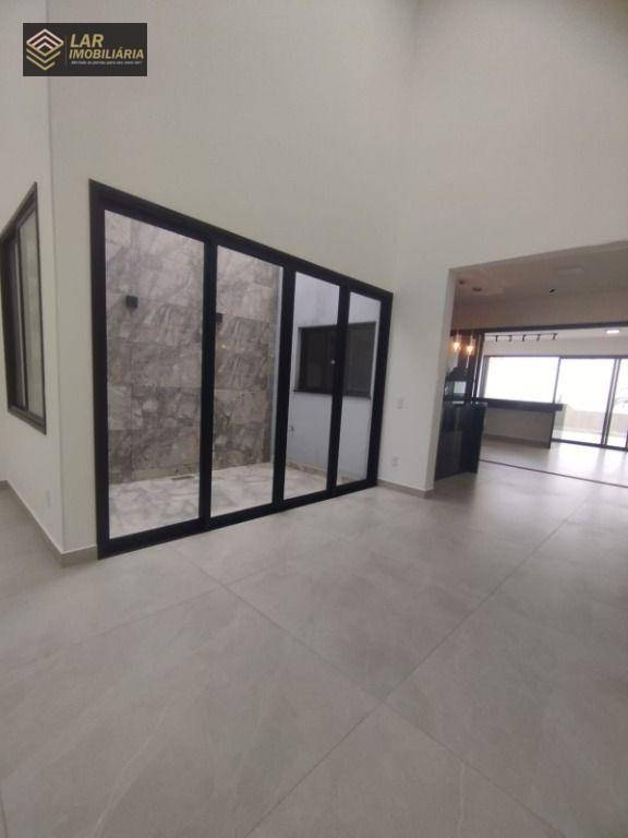 Casa de Condomínio à venda com 3 quartos, 235m² - Foto 9