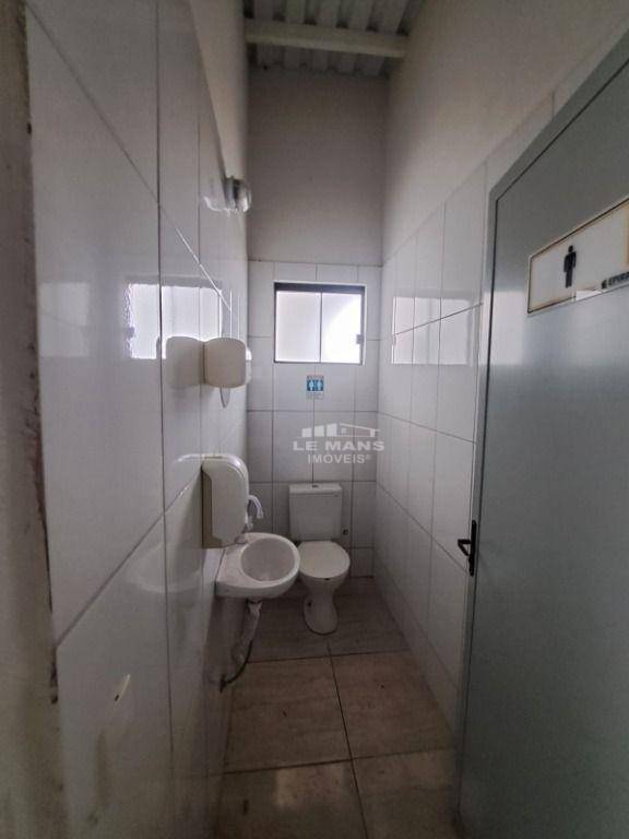Casa para alugar com 1 quarto, 245m² - Foto 19