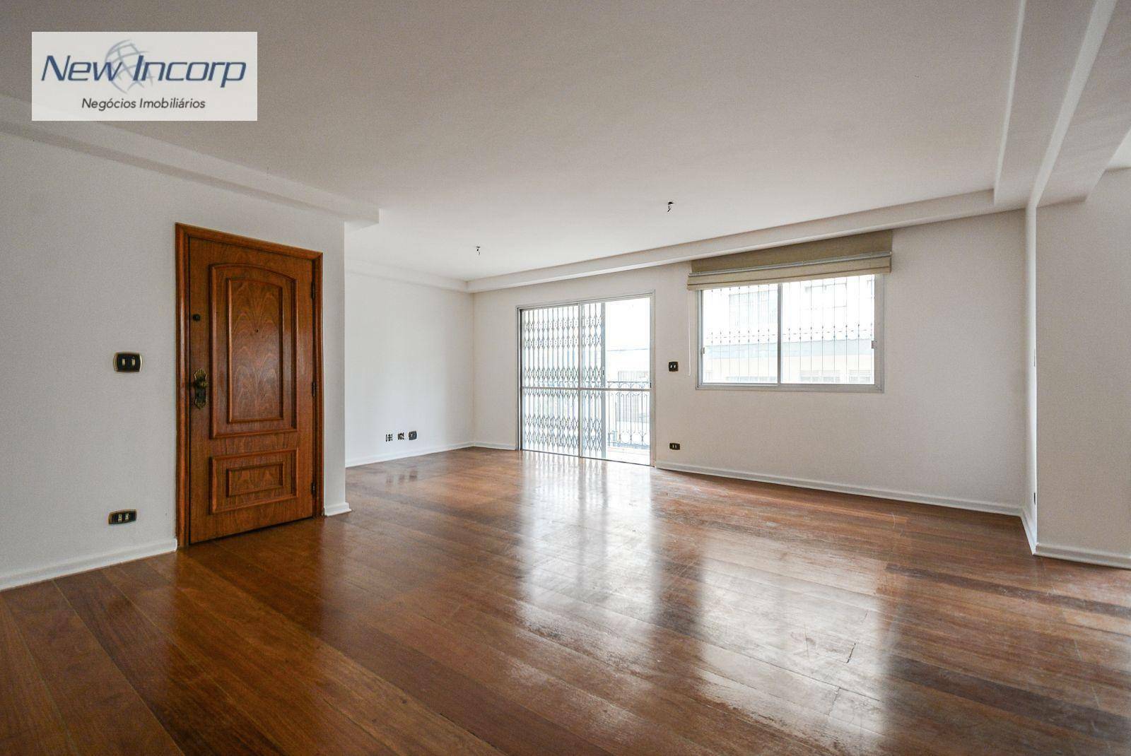 Apartamento à venda com 3 quartos, 161m² - Foto 2