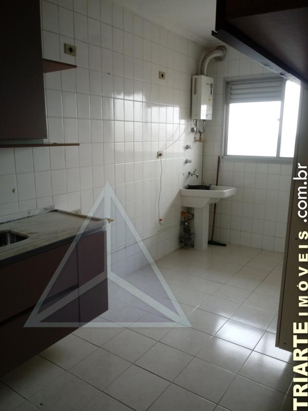 Apartamento à venda com 2 quartos, 64m² - Foto 4