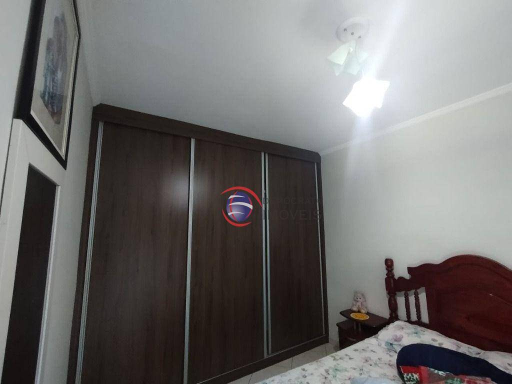 Sobrado à venda com 3 quartos, 249m² - Foto 4