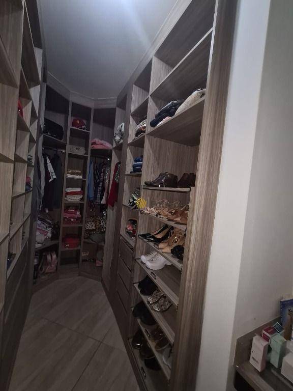 Casa à venda com 3 quartos, 320m² - Foto 3