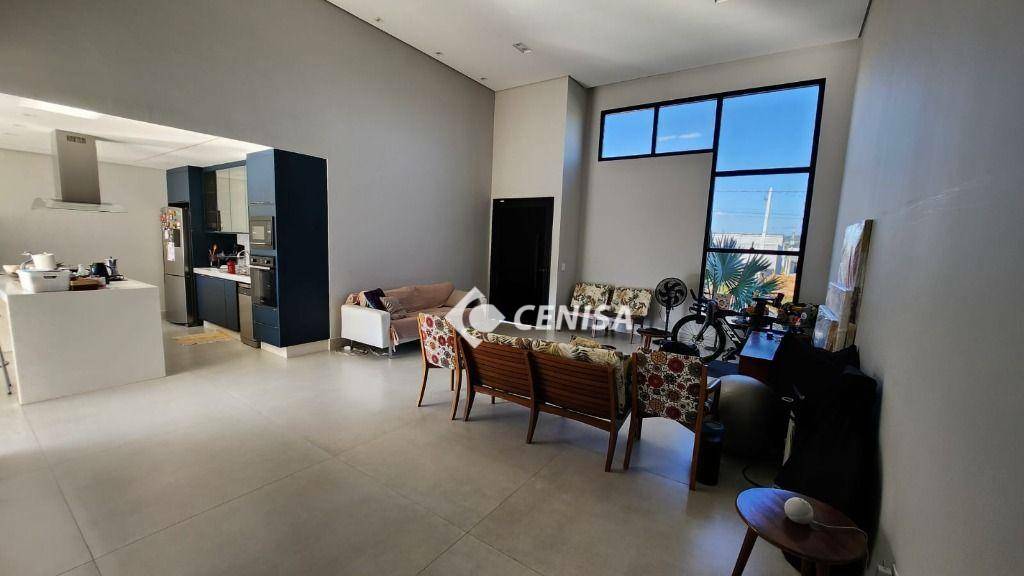 Casa de Condomínio à venda com 3 quartos, 209m² - Foto 2