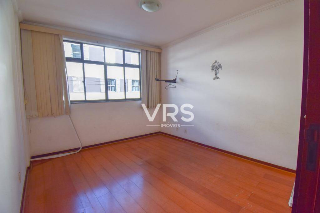 Apartamento à venda com 2 quartos, 60m² - Foto 2