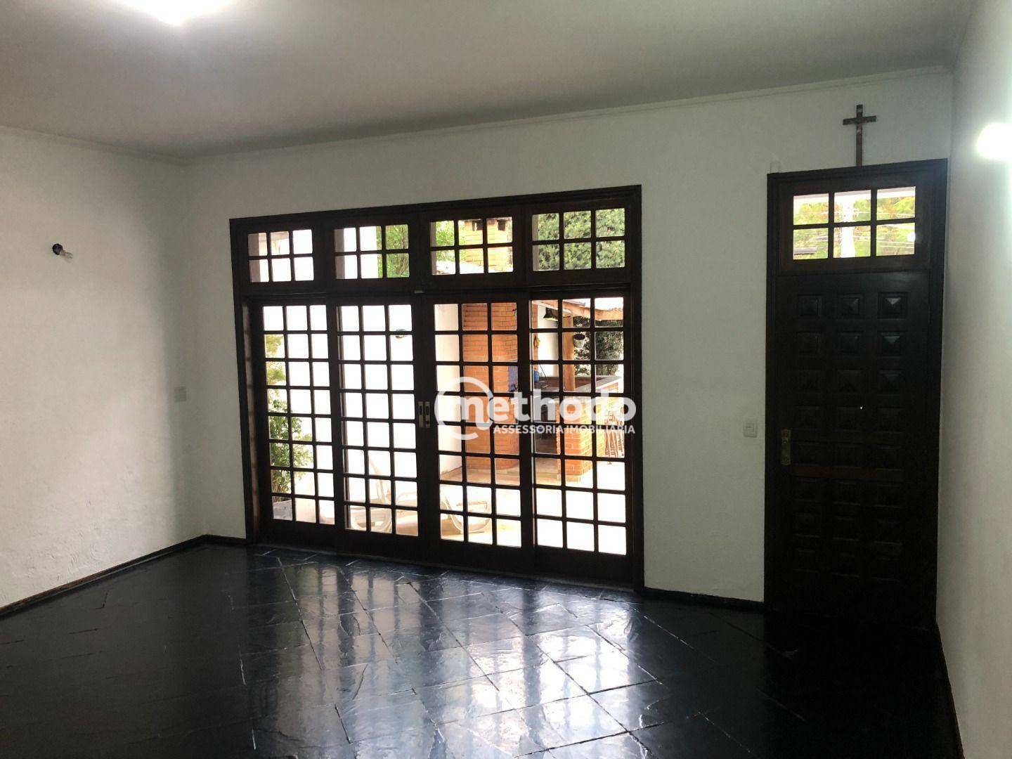 Casa à venda com 3 quartos, 259m² - Foto 4