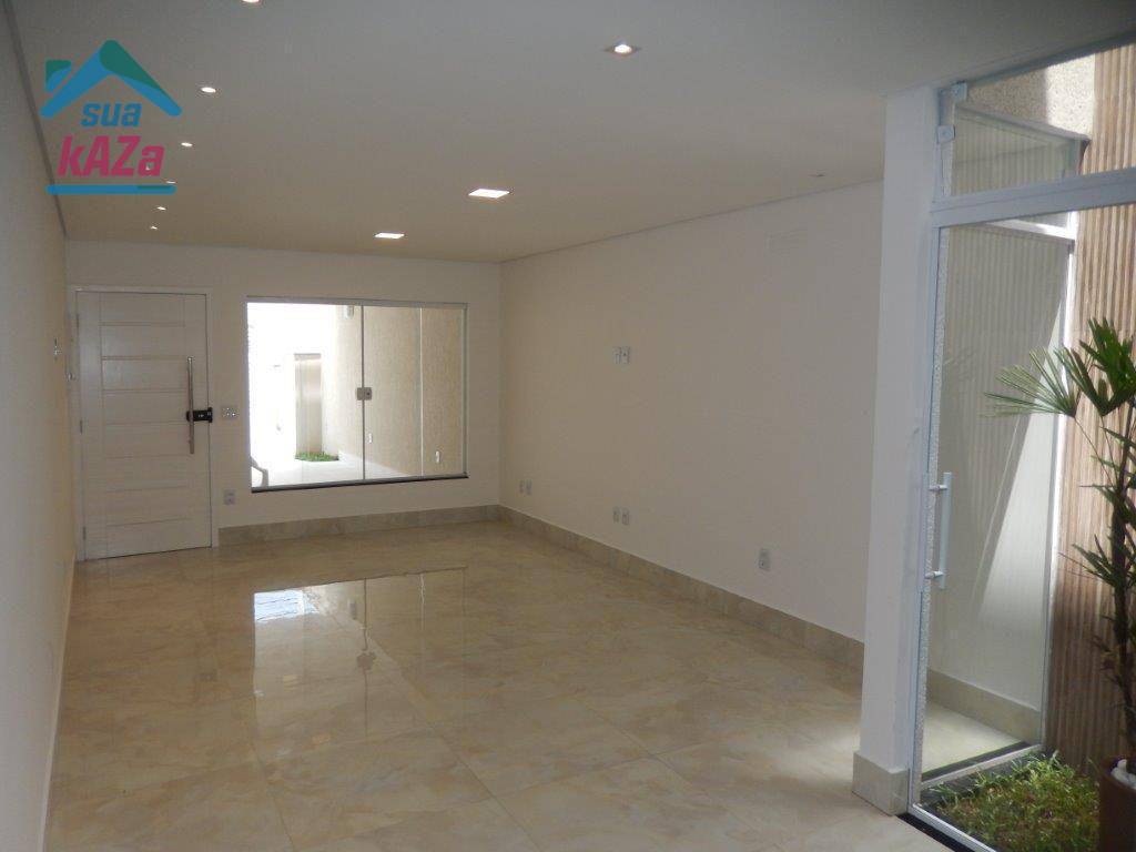 Sobrado à venda com 4 quartos, 200m² - Foto 2