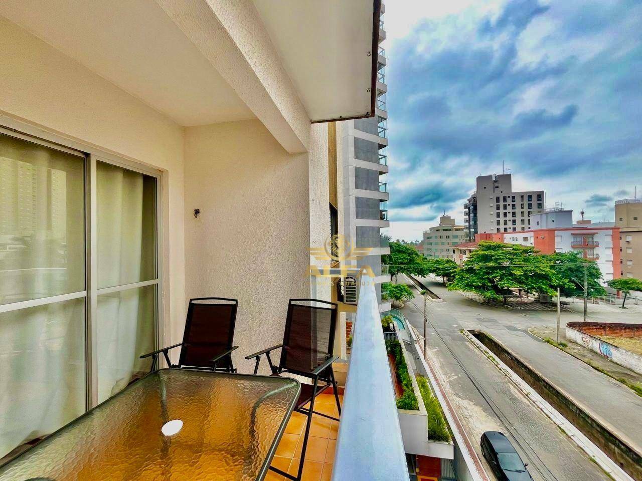 Apartamento à venda com 2 quartos, 70m² - Foto 4