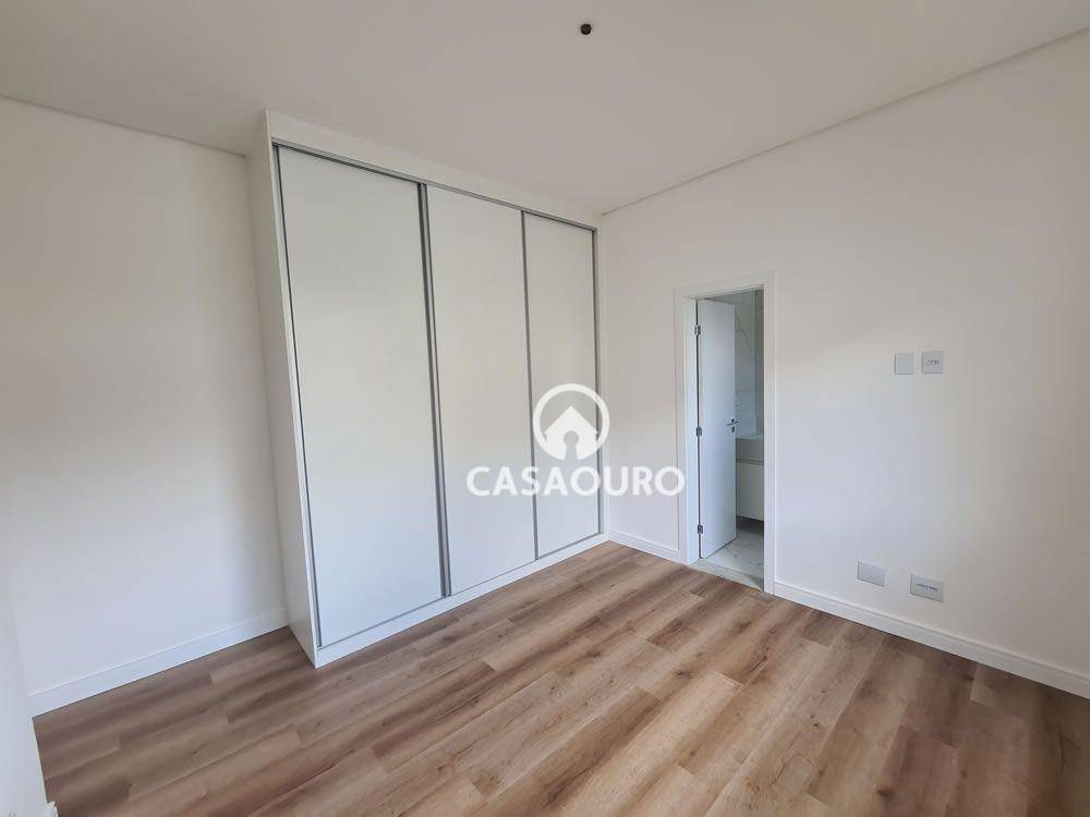 Casa de Condomínio à venda com 4 quartos, 247m² - Foto 9