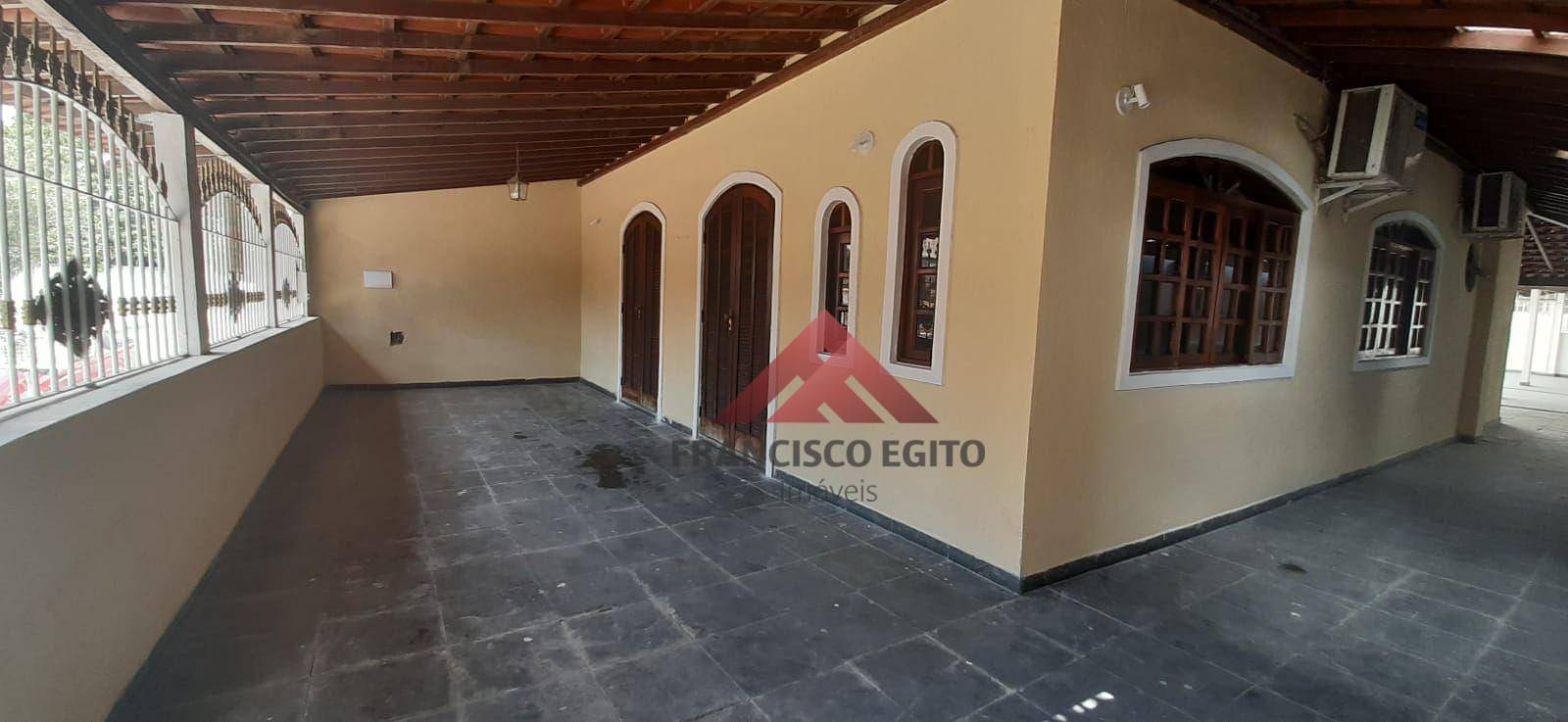 Casa à venda com 2 quartos, 247m² - Foto 1