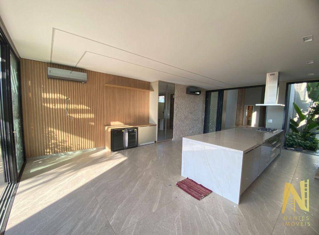 Casa à venda com 3 quartos, 300m² - Foto 9