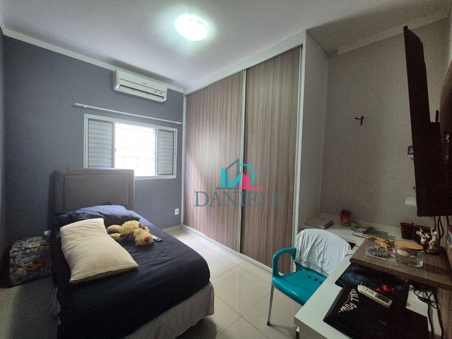 Casa à venda com 3 quartos, 240m² - Foto 18