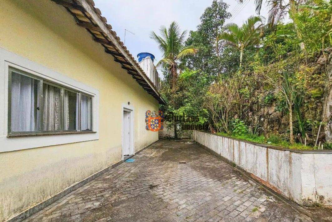 Casa de Condomínio à venda com 5 quartos, 300m² - Foto 9