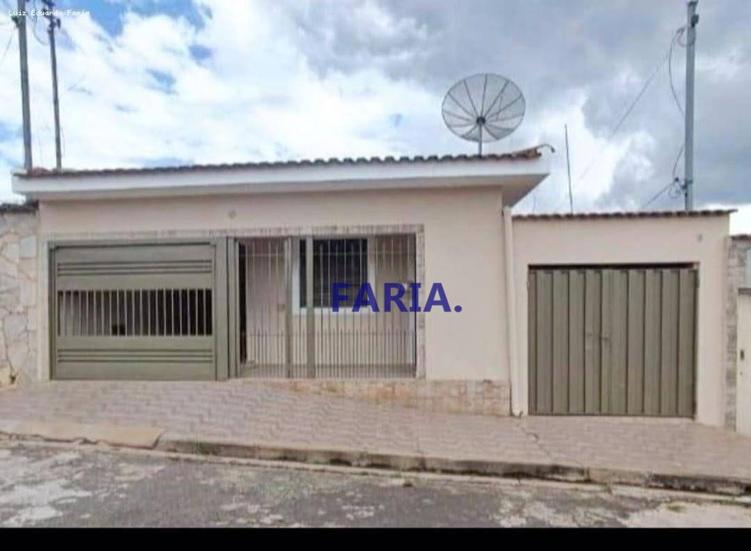 Casa à venda com 4 quartos, 131m² - Foto 1