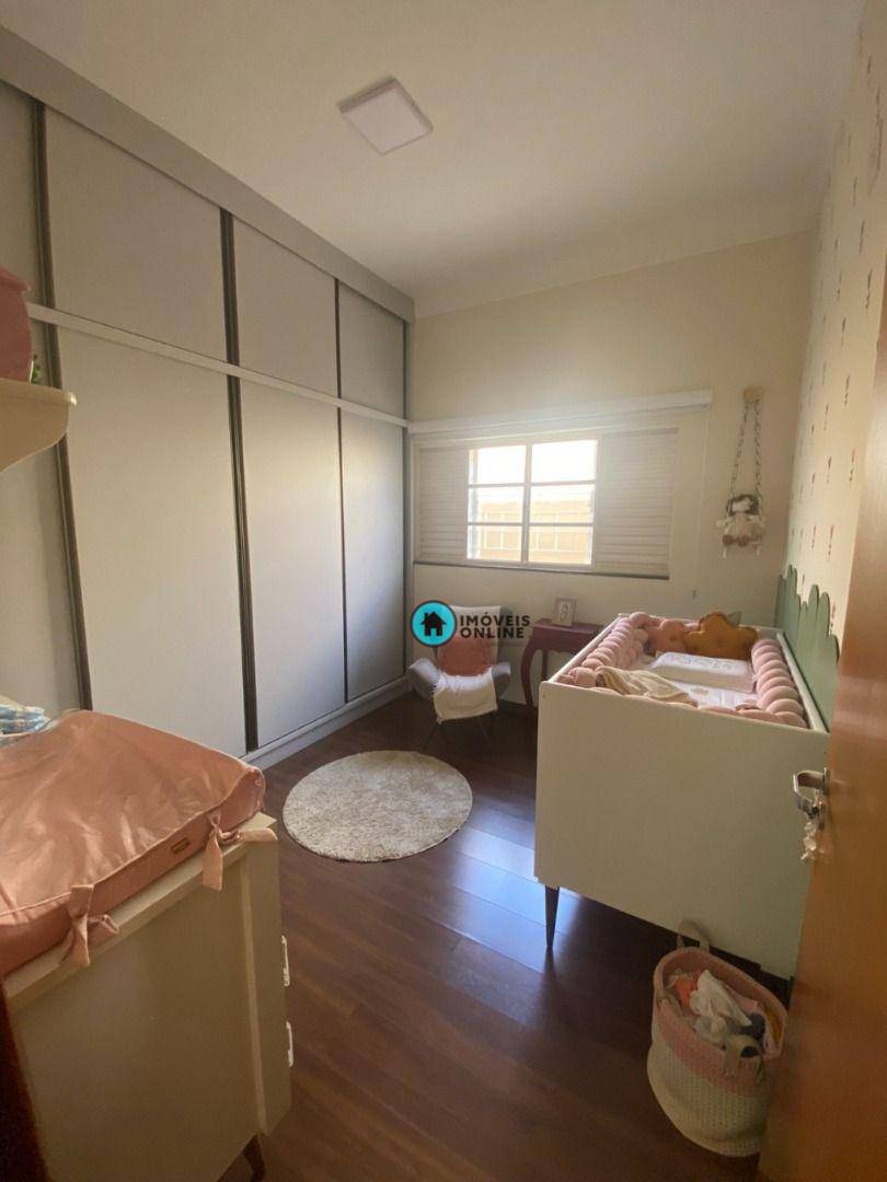 Casa à venda com 3 quartos, 213m² - Foto 9