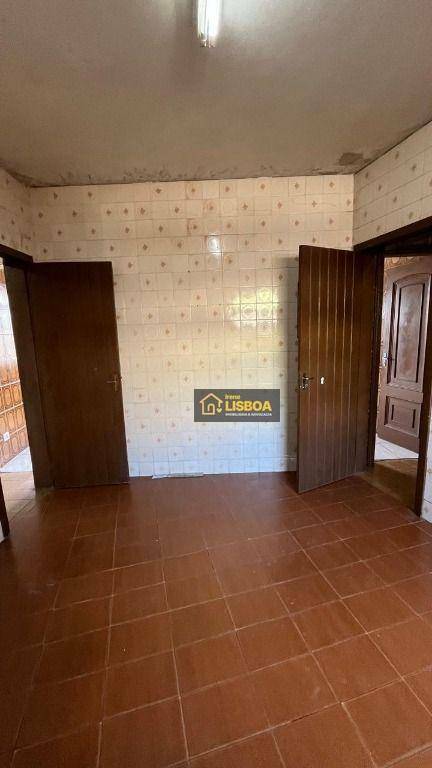 Casa para alugar com 2 quartos, 70m² - Foto 20