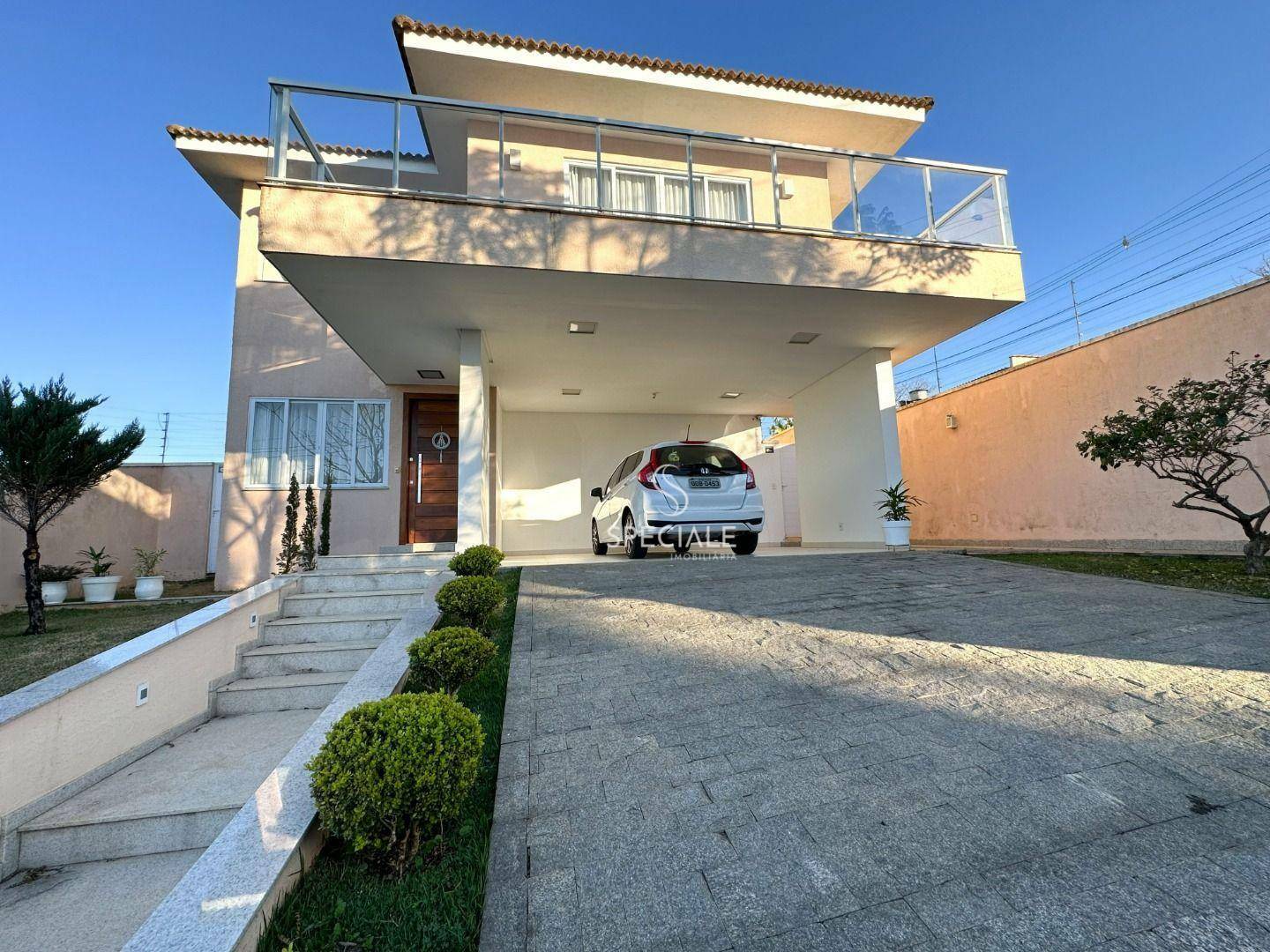 Casa de Condomínio à venda com 4 quartos, 230m² - Foto 1