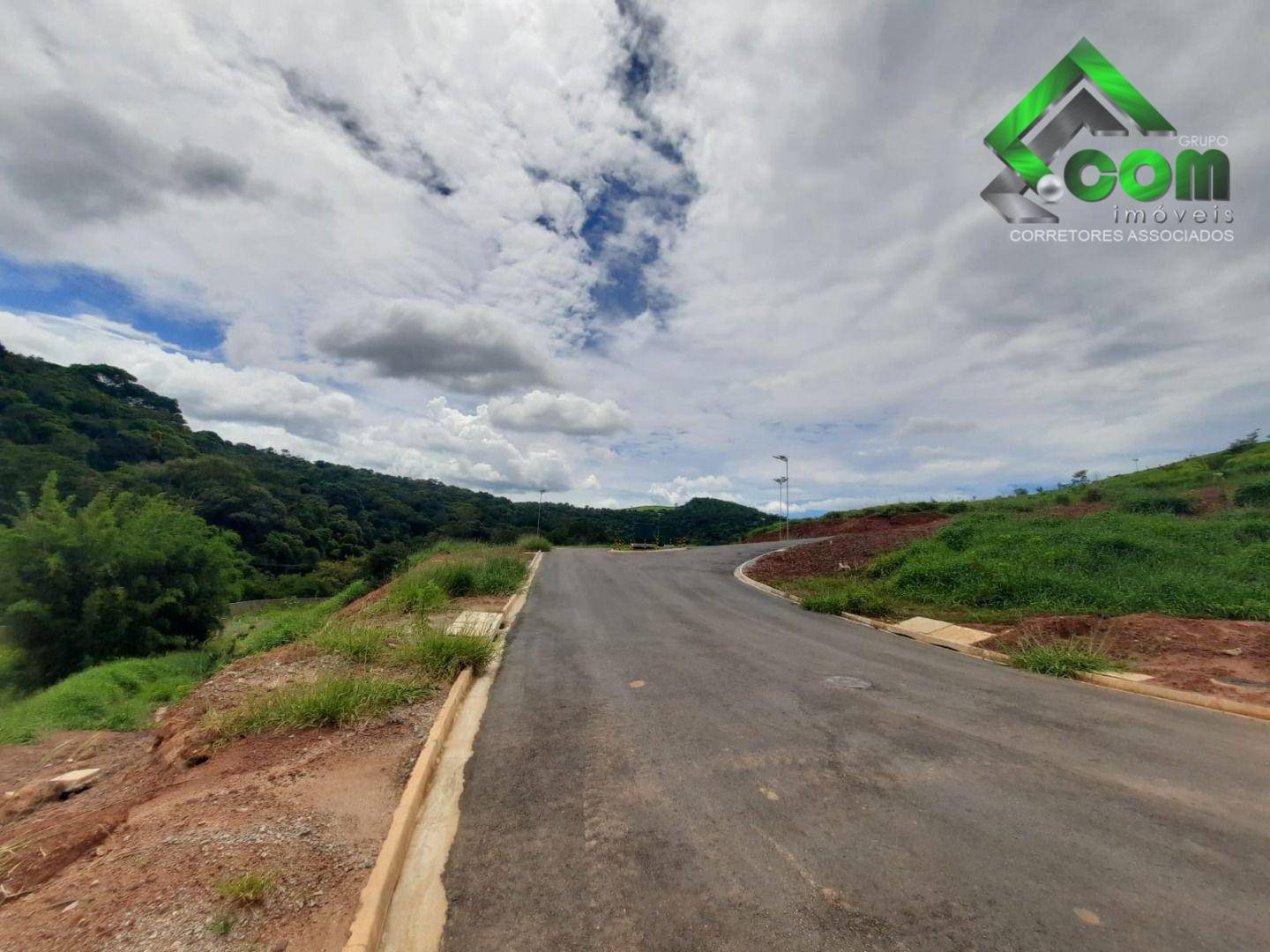 Loteamento e Condomínio, 300 m² - Foto 1