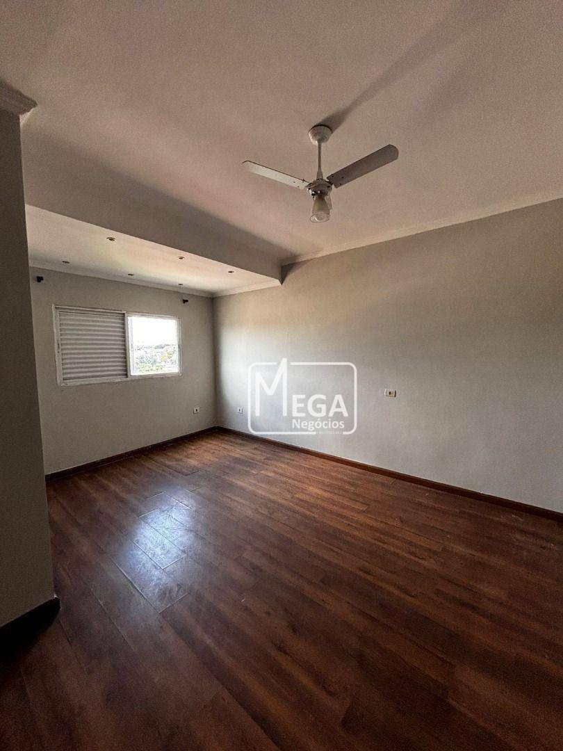 Casa à venda com 3 quartos, 248m² - Foto 5