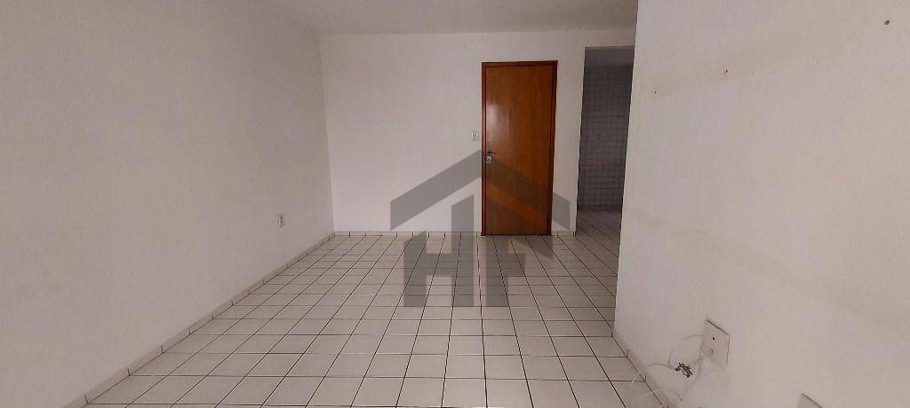 Apartamento para alugar com 3 quartos, 75m² - Foto 2