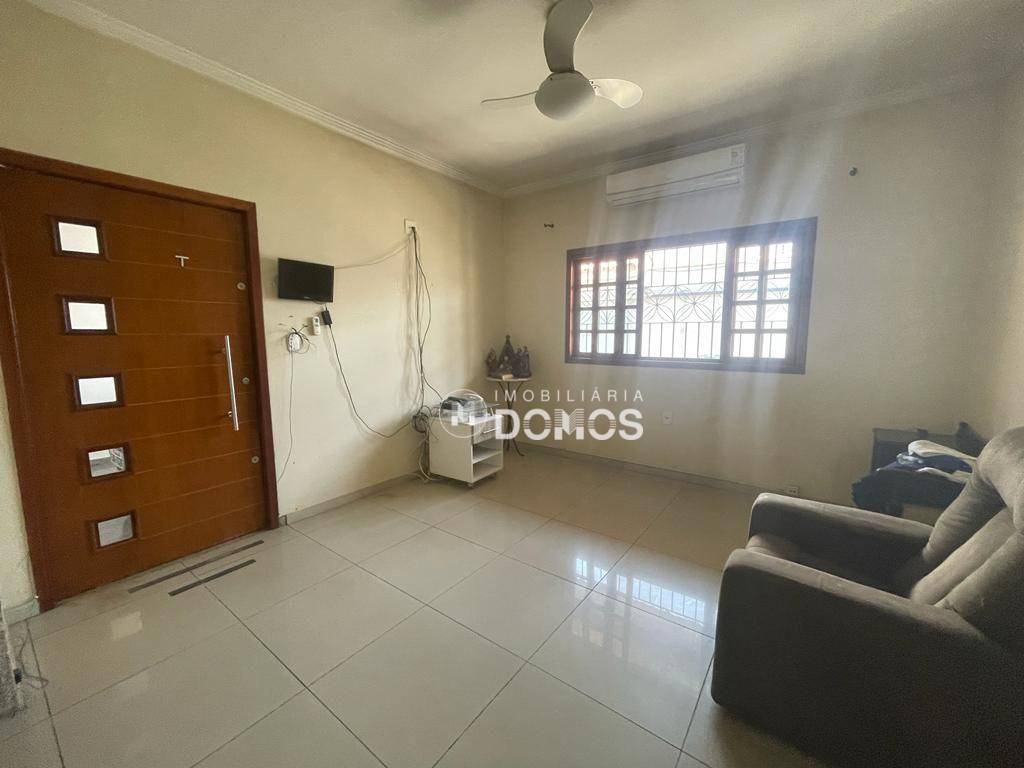 Casa à venda com 3 quartos, 200m² - Foto 25