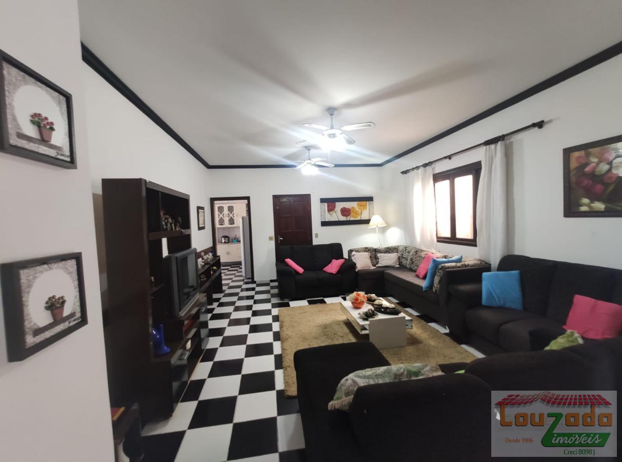 Casa à venda com 3 quartos, 360m² - Foto 4