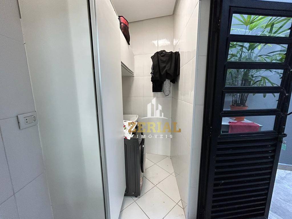 Sobrado à venda com 3 quartos, 242m² - Foto 11